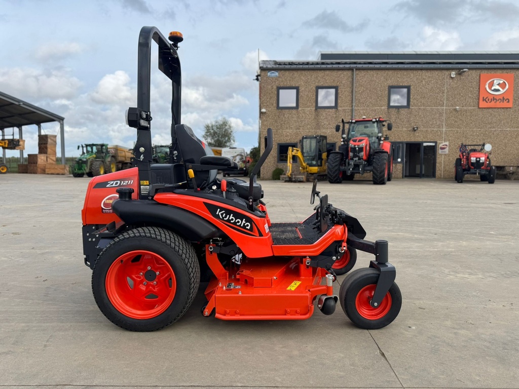 Kubota ZD1211R-60 N°KBGGDCE0ERGC40655 