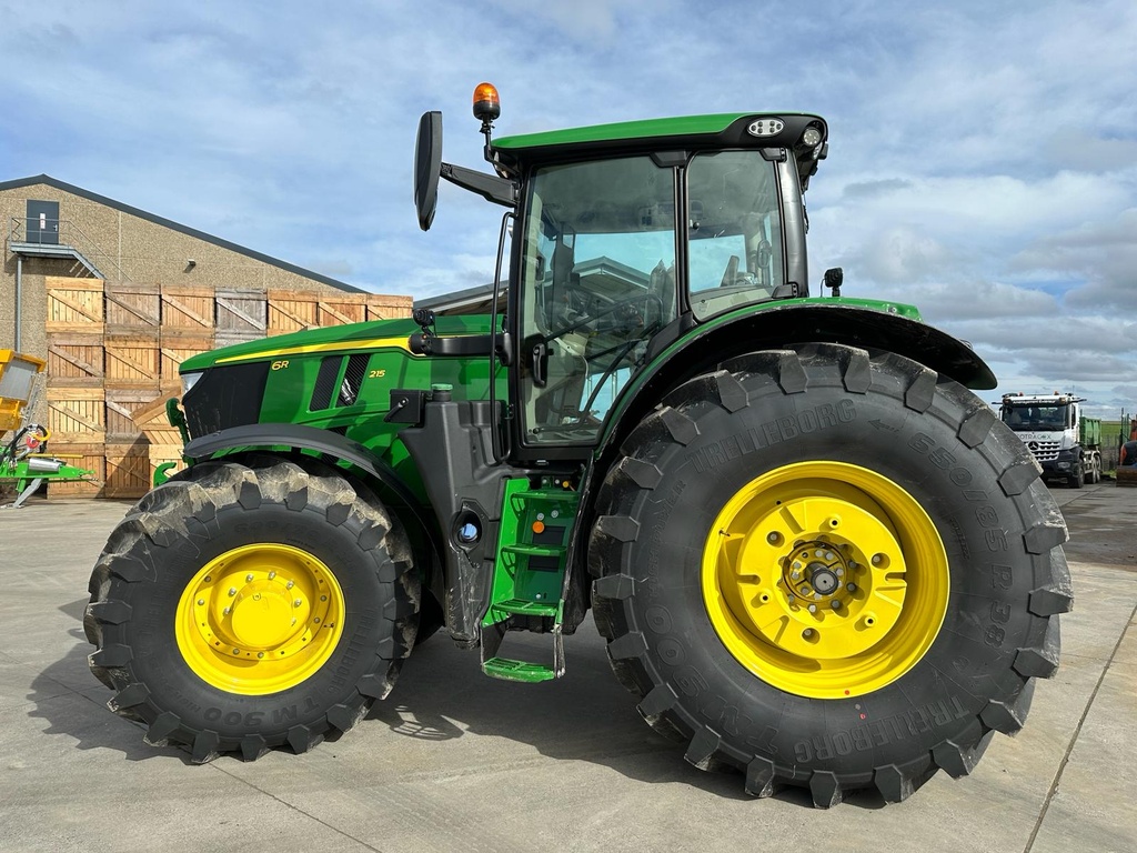 John Deere 6R215 N°1L06215RPPR197370